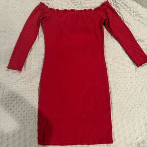 Off-shoulder bodycon dress